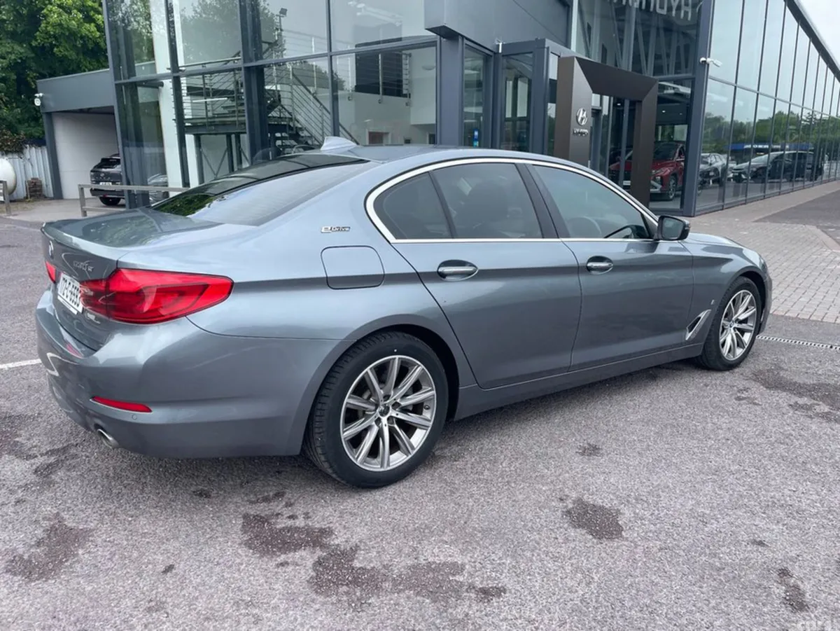 BMW 5-Series Saloon, Petrol Plug-in Hybrid, 2017, Blue