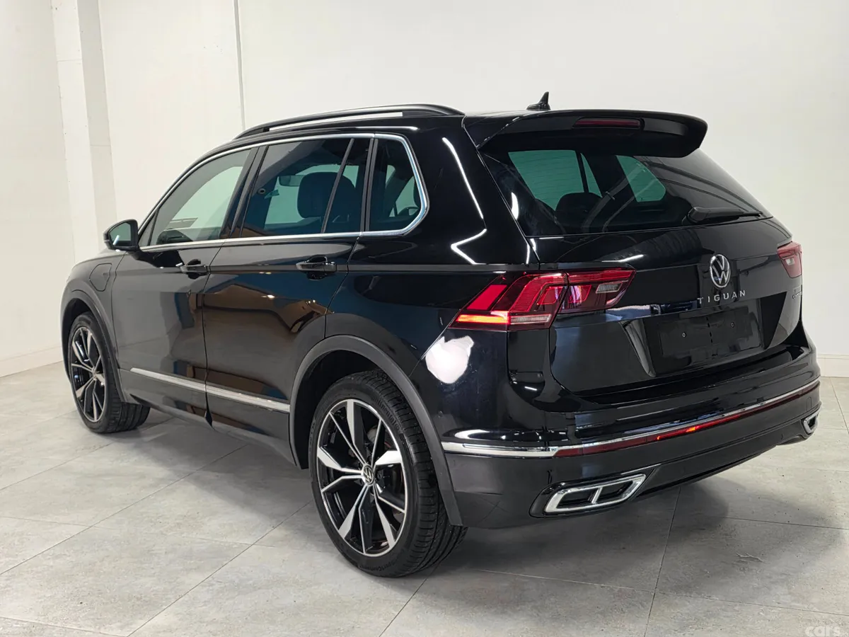 Volkswagen Tiguan SUV, Petrol Plug-in Hybrid, 2023, Black