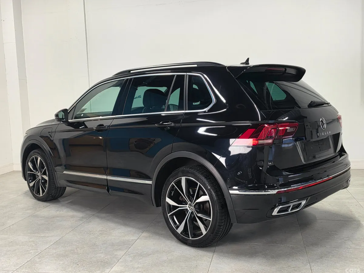 Volkswagen Tiguan SUV, Petrol Plug-in Hybrid, 2023, Black