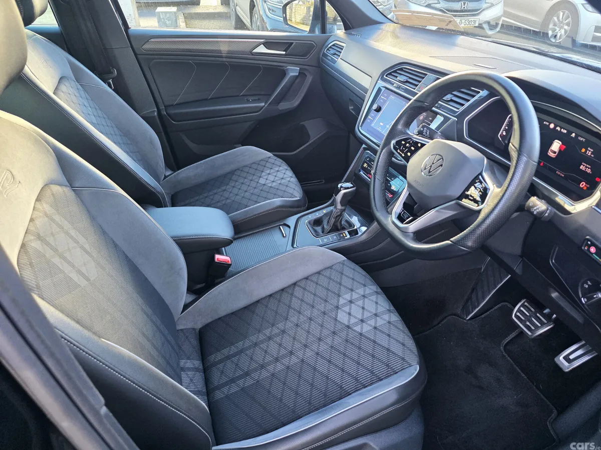 Volkswagen Tiguan SUV, Petrol Plug-in Hybrid, 2023, Black