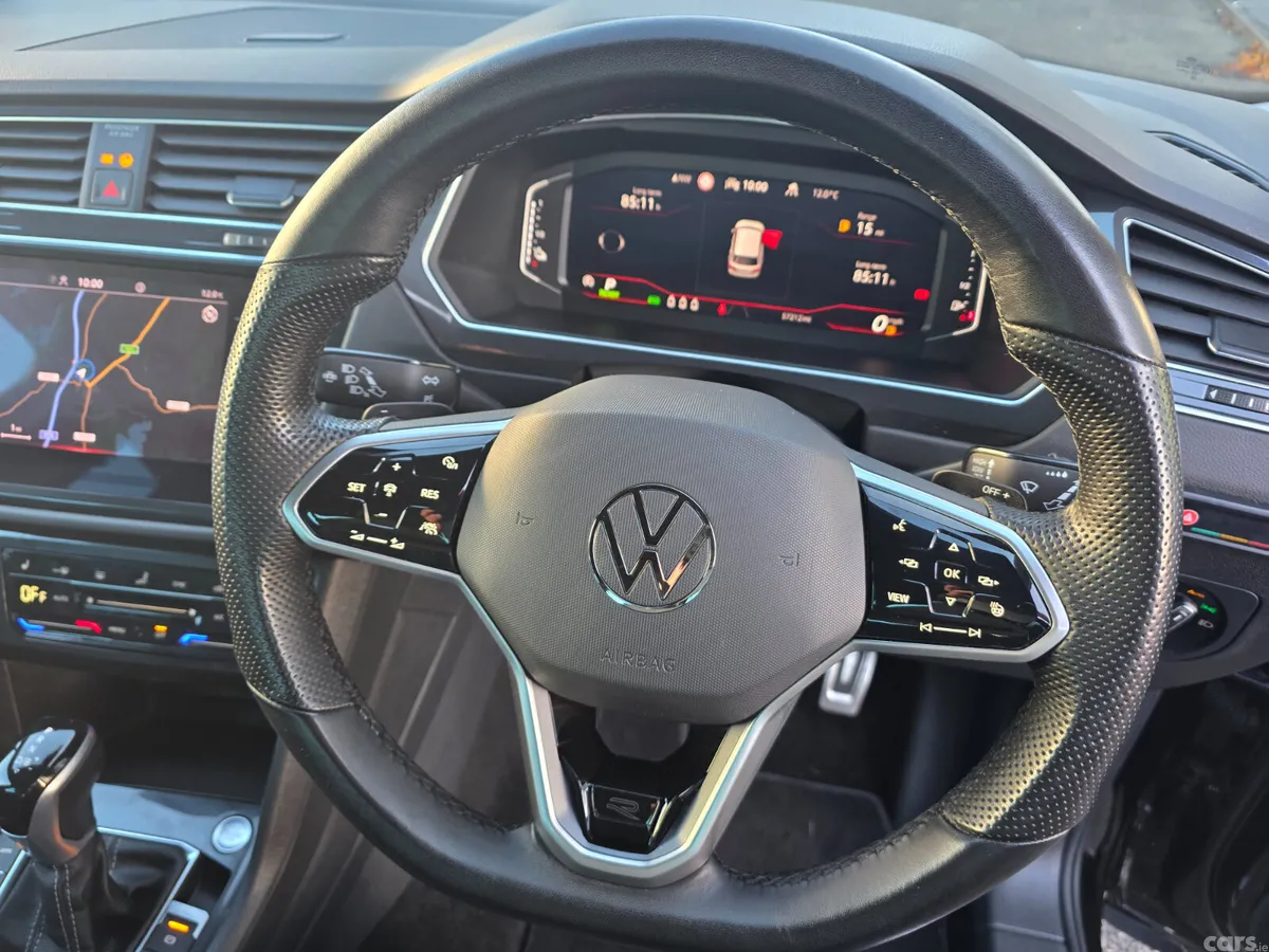 Volkswagen Tiguan SUV, Petrol Plug-in Hybrid, 2023, Black