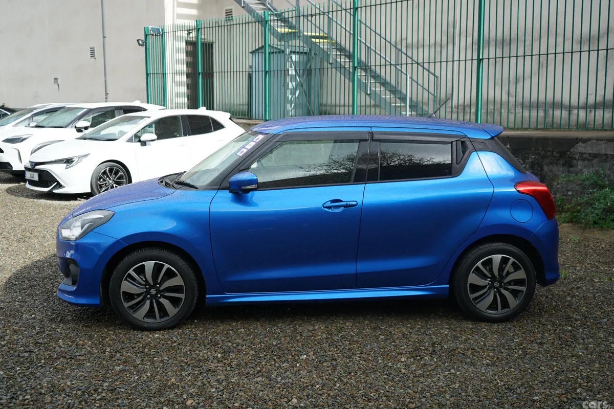 Suzuki Swift Hatchback, Petrol, 2019, Blue