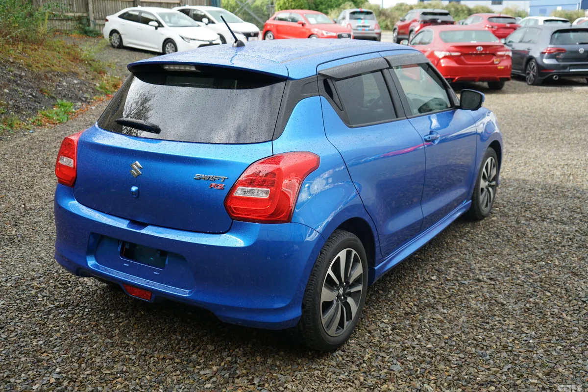 Suzuki Swift Hatchback, Petrol, 2019, Blue