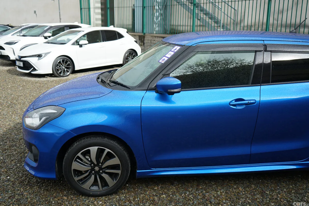 Suzuki Swift Hatchback, Petrol, 2019, Blue