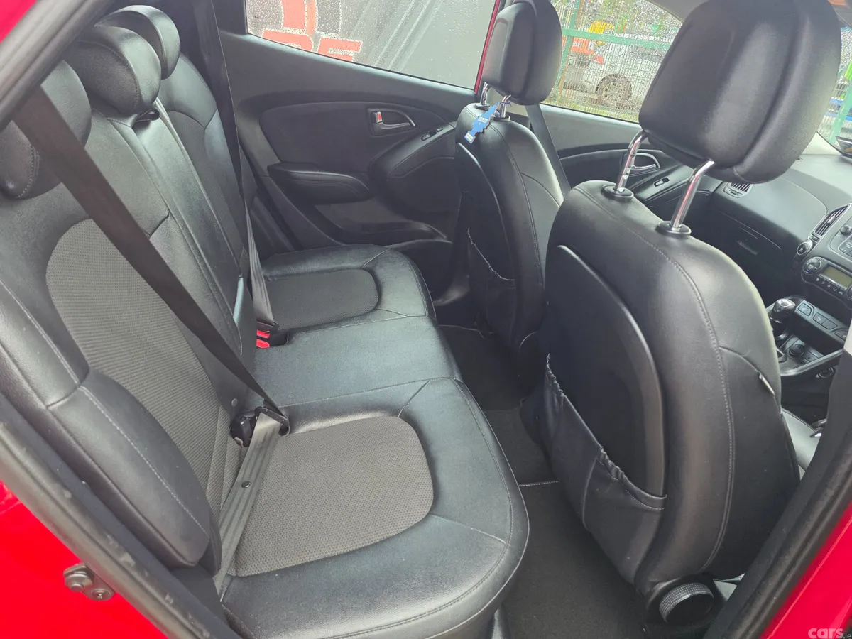 Hyundai ix35 SUV, Diesel, 2014, Red