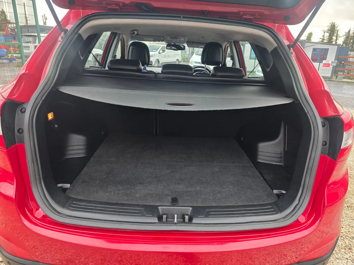 Hyundai ix35 SUV, Diesel, 2014, Red