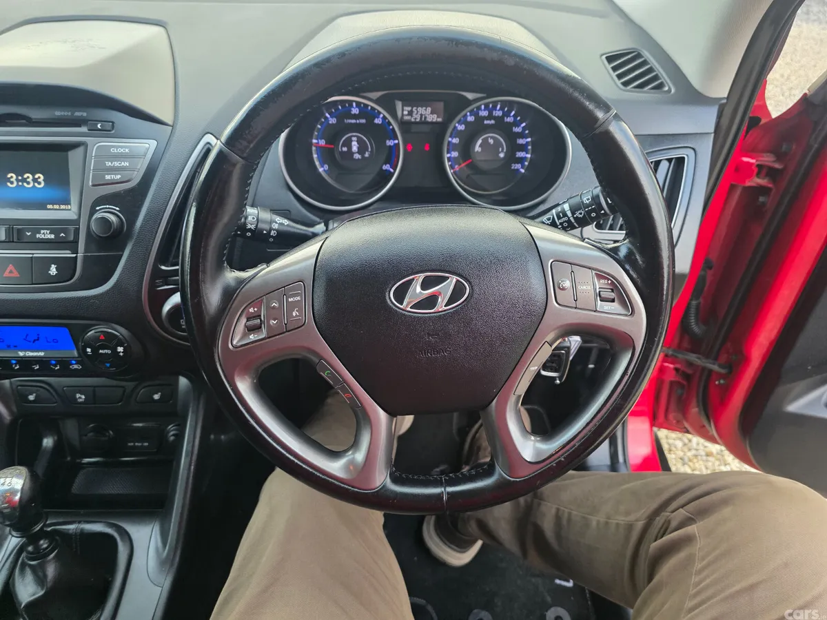Hyundai ix35 SUV, Diesel, 2014, Red