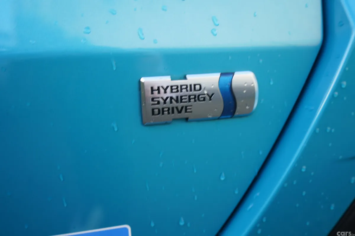 Toyota Raize SUV, Petrol Hybrid, 2022, Blue