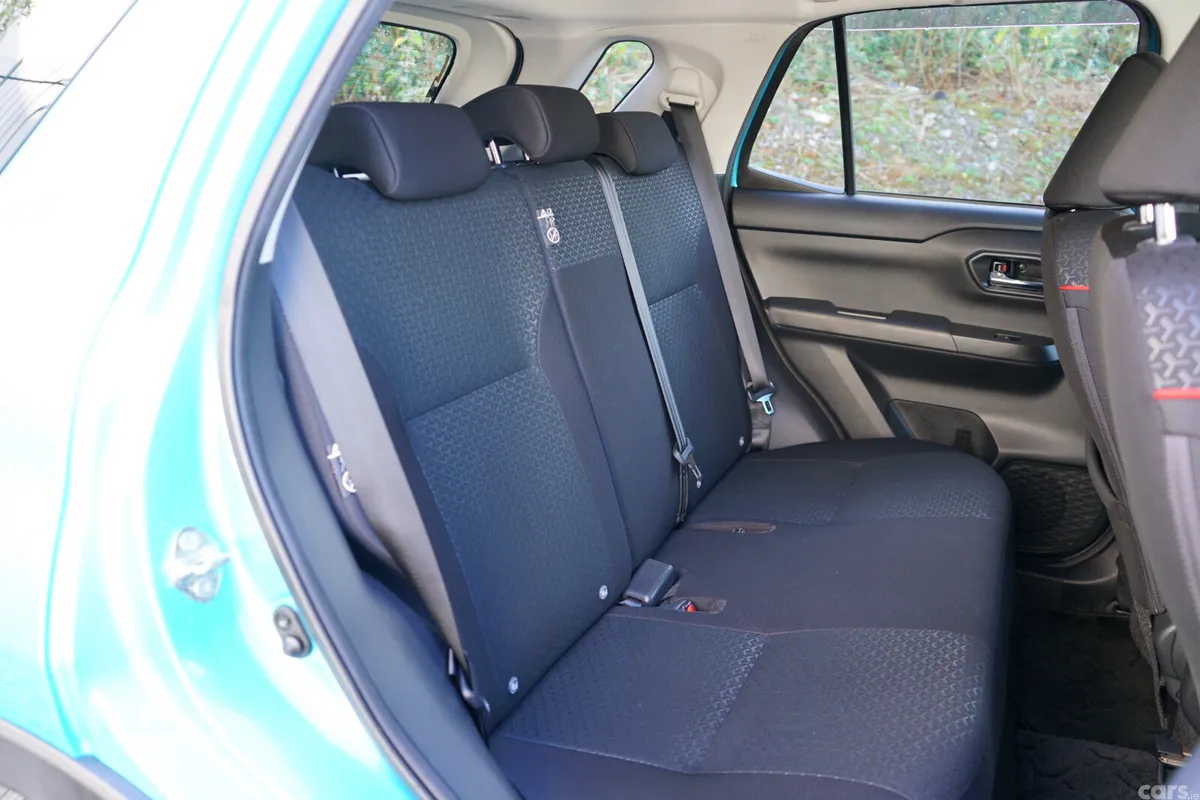 Toyota Raize SUV, Petrol Hybrid, 2022, Blue