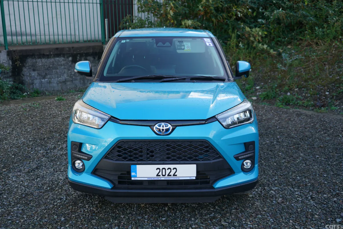 Toyota Raize SUV, Petrol Hybrid, 2022, Blue