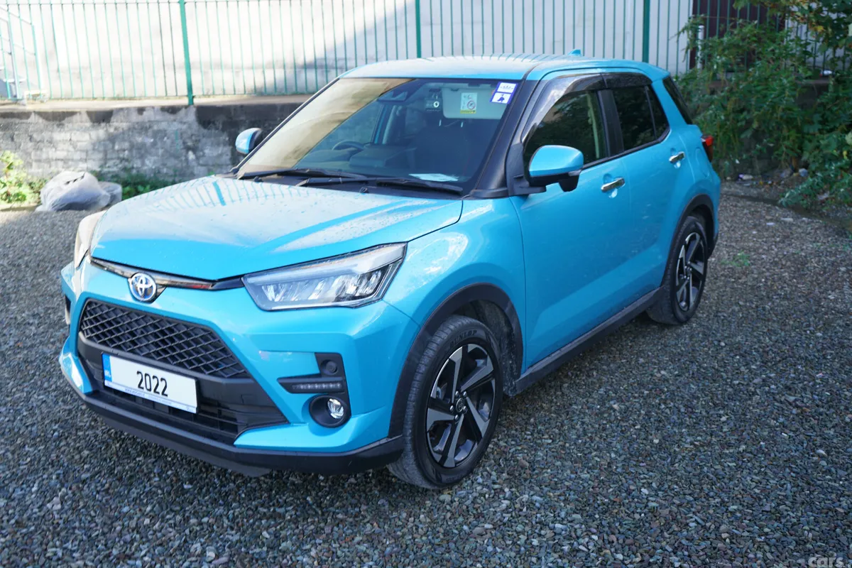 Toyota Raize SUV, Petrol Hybrid, 2022, Blue