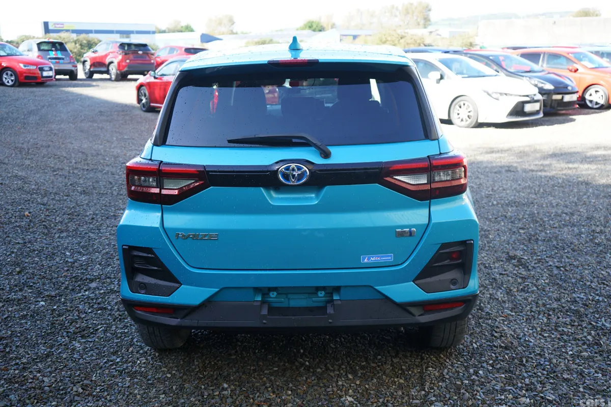Toyota Raize SUV, Petrol Hybrid, 2022, Blue