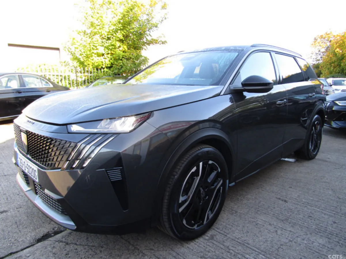 Peugeot 5008 MPV, Electric, 2025, Grey