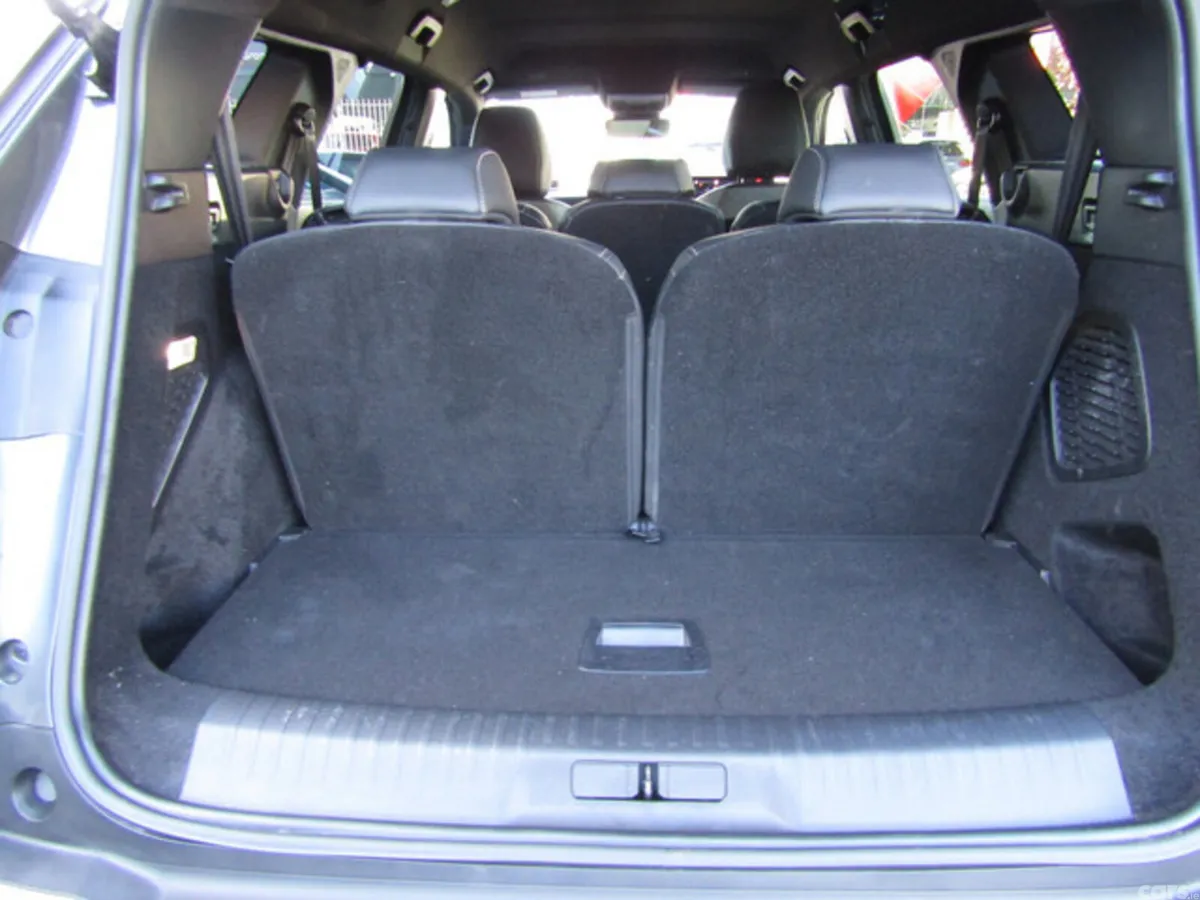 Peugeot 5008 MPV, Electric, 2025, Grey