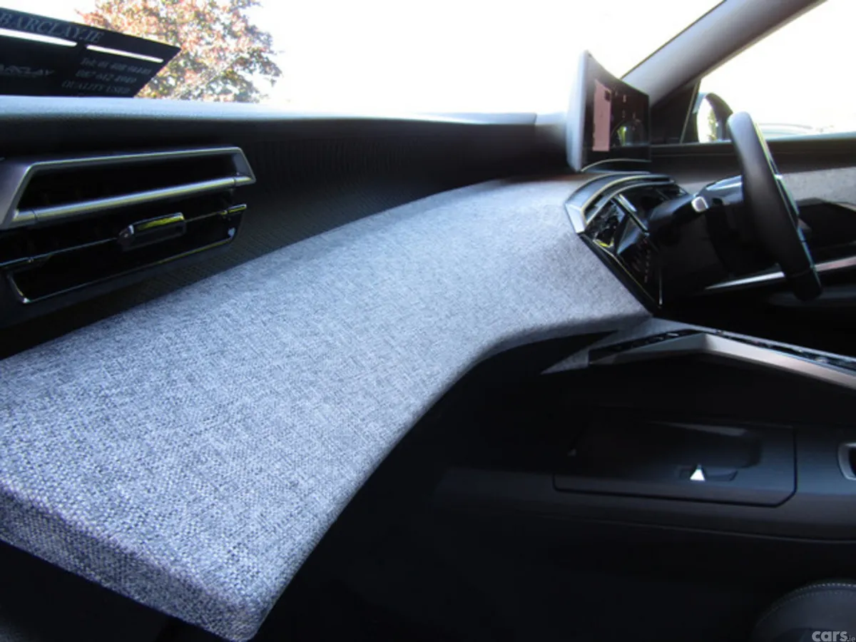 Peugeot 5008 MPV, Electric, 2025, Grey