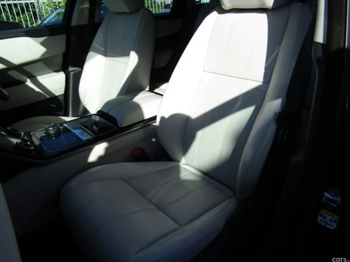 Land Rover Range Rover Estate, Diesel, 2017, Black