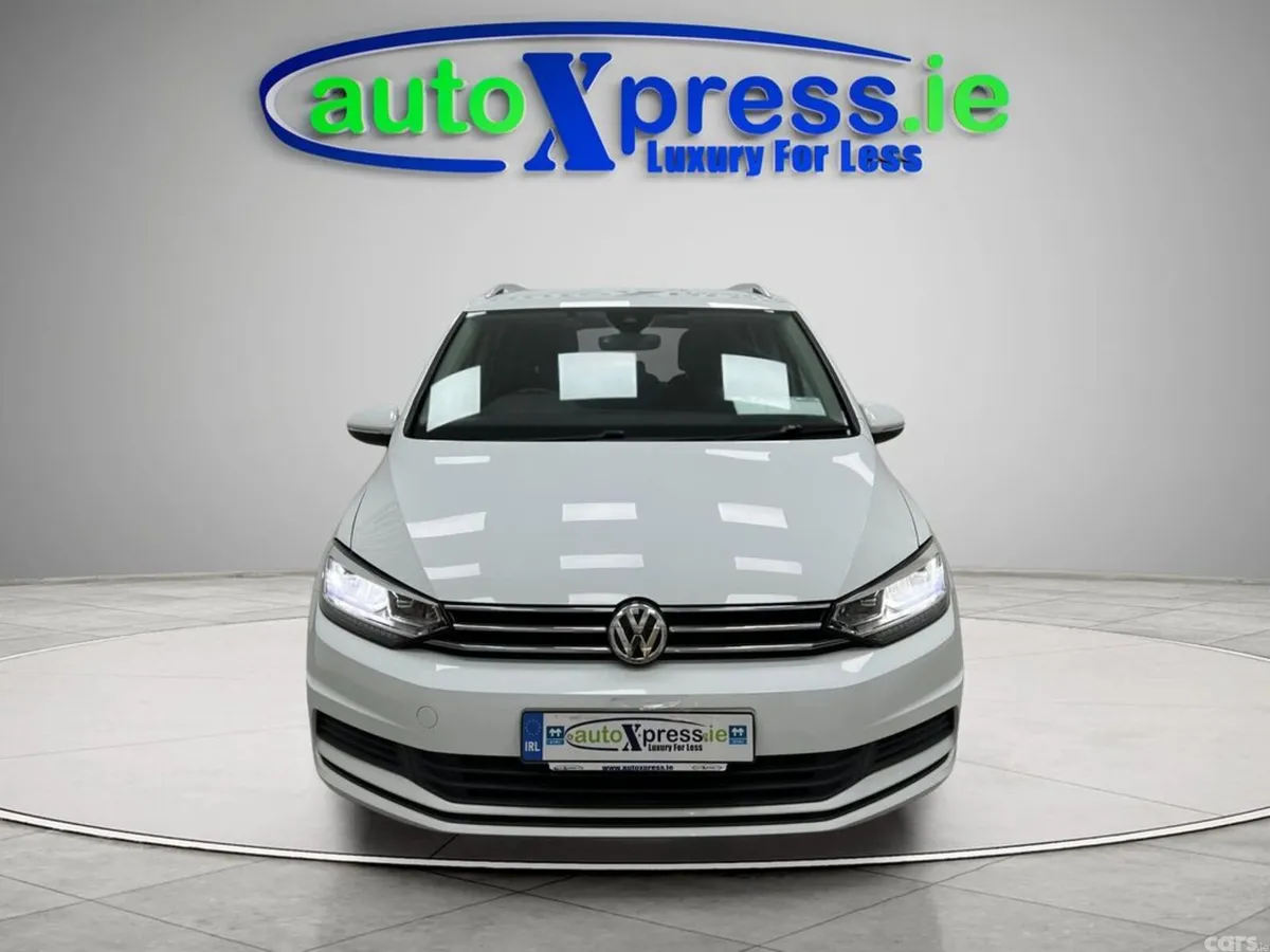Volkswagen Touran MPV, Petrol, 2020, White