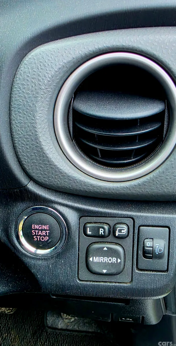 Toyota Vitz Hatchback, Petrol, 2014, Silver