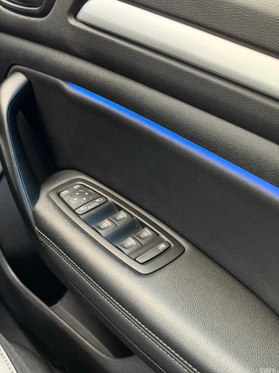 Renault Megane Estate, Petrol Plug-in Hybrid, 2021, Grey