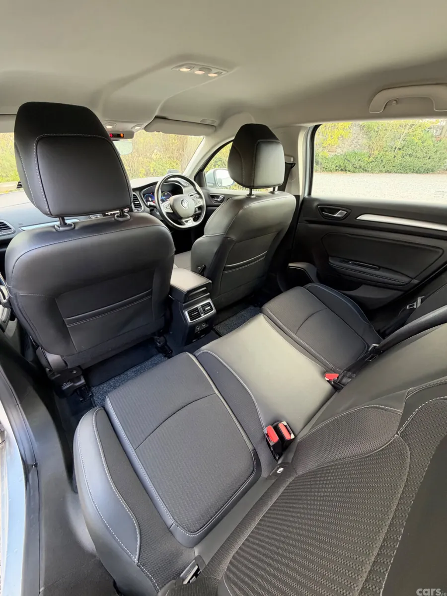 Renault Megane Estate, Petrol Plug-in Hybrid, 2021, Grey