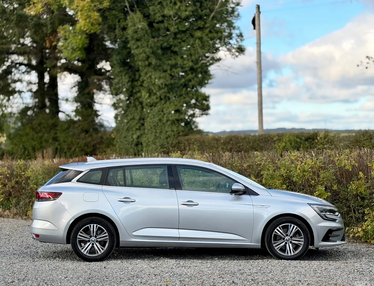 Renault Megane Estate, Petrol Plug-in Hybrid, 2021, Grey