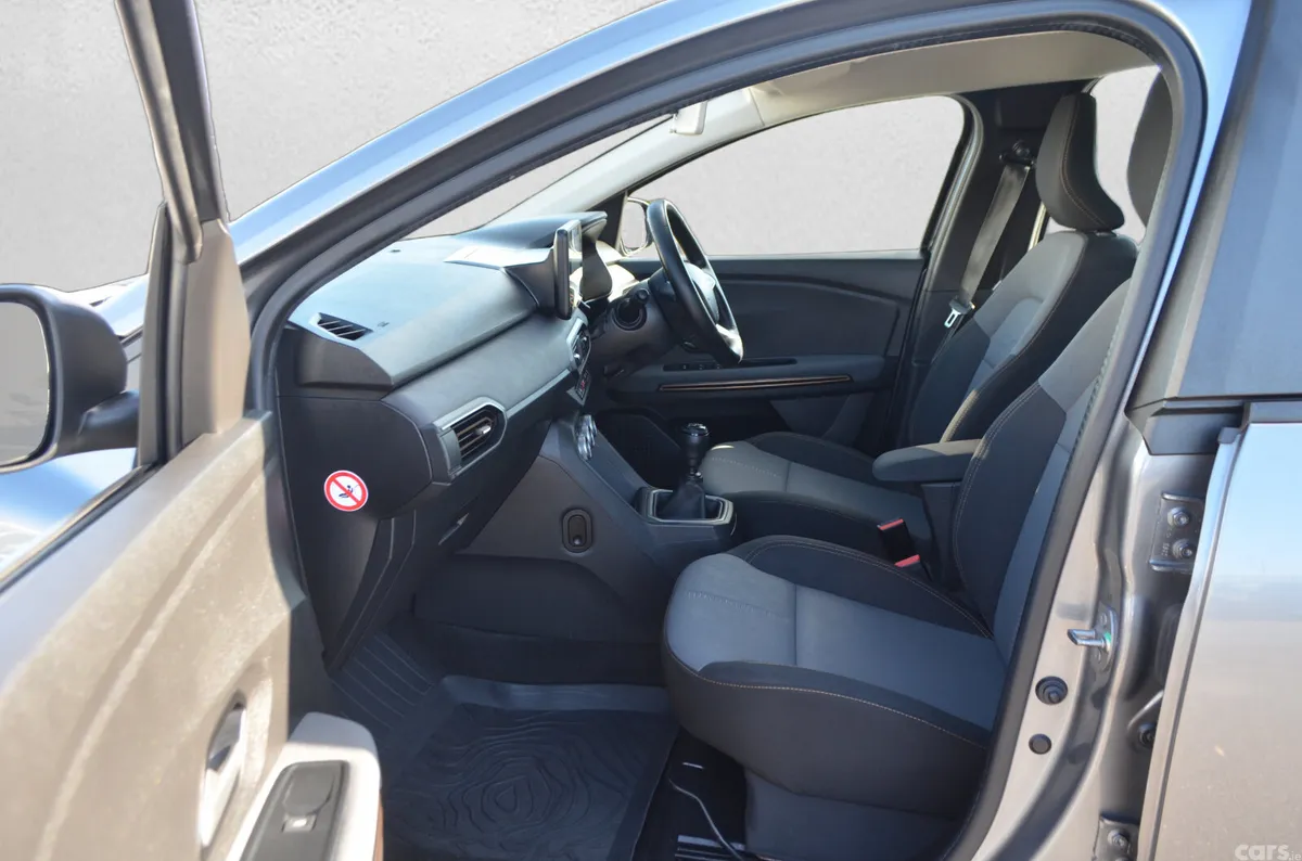 Dacia Jogger MPV, Petrol, 2024, Grey