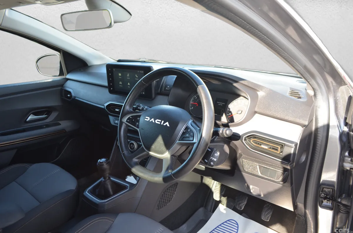 Dacia Jogger MPV, Petrol, 2024, Grey