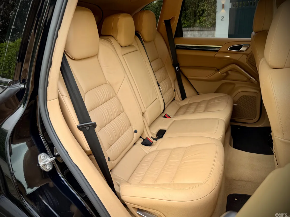 Porsche Cayenne SUV, Diesel, 2012, Black