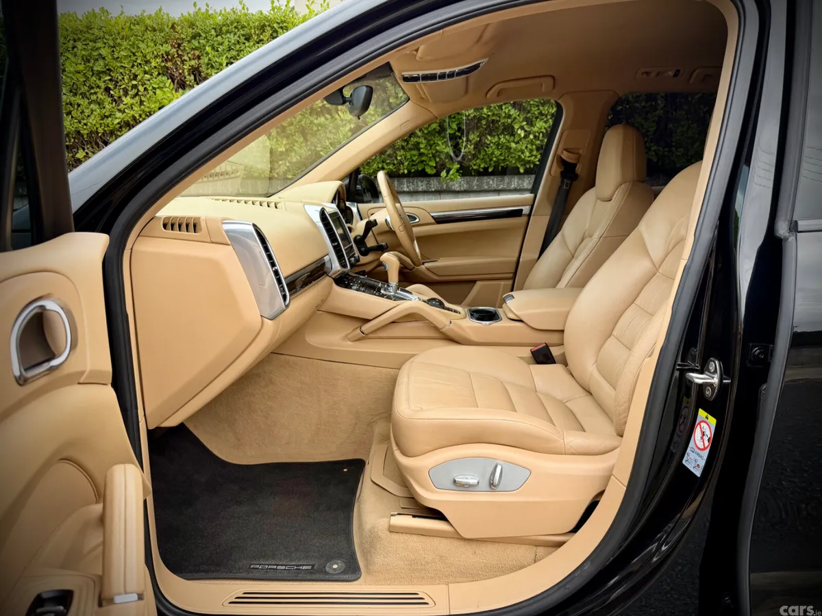 Porsche Cayenne SUV, Diesel, 2012, Black