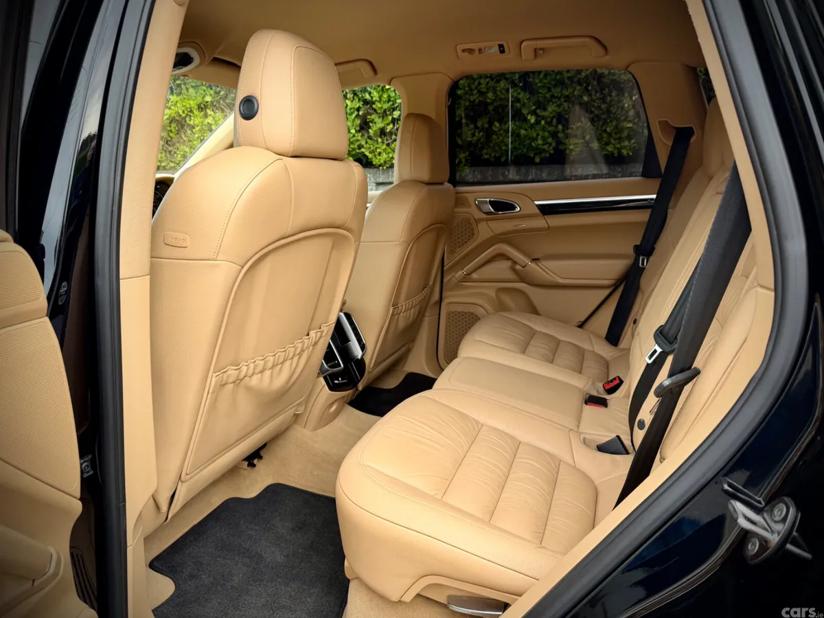 Porsche Cayenne SUV, Diesel, 2012, Black