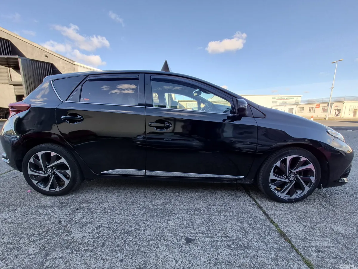 Toyota Auris Hatchback, Petrol Hybrid, 2017, Black