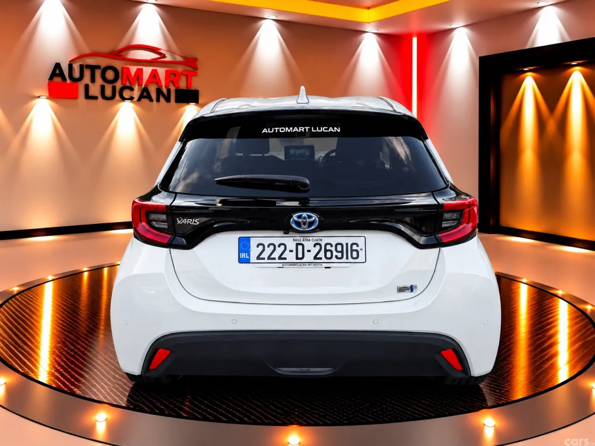 Toyota Yaris Hatchback, Petrol Hybrid, 2022, White
