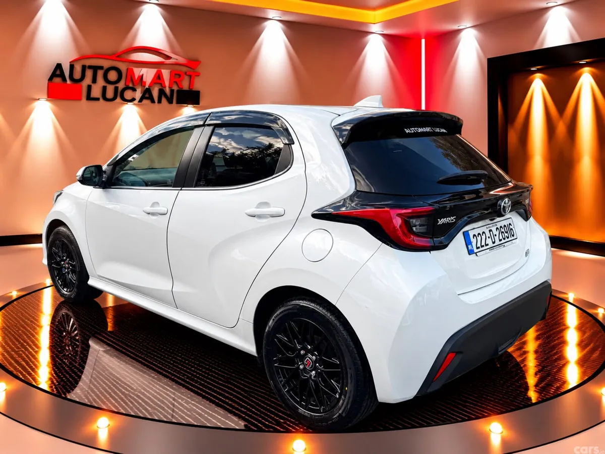 Toyota Yaris Hatchback, Petrol Hybrid, 2022, White
