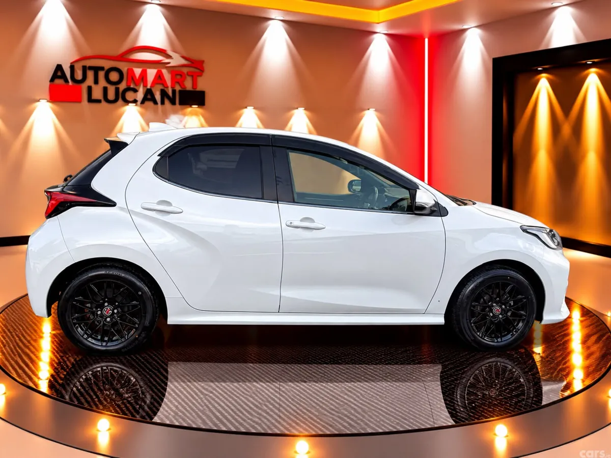 Toyota Yaris Hatchback, Petrol Hybrid, 2022, White