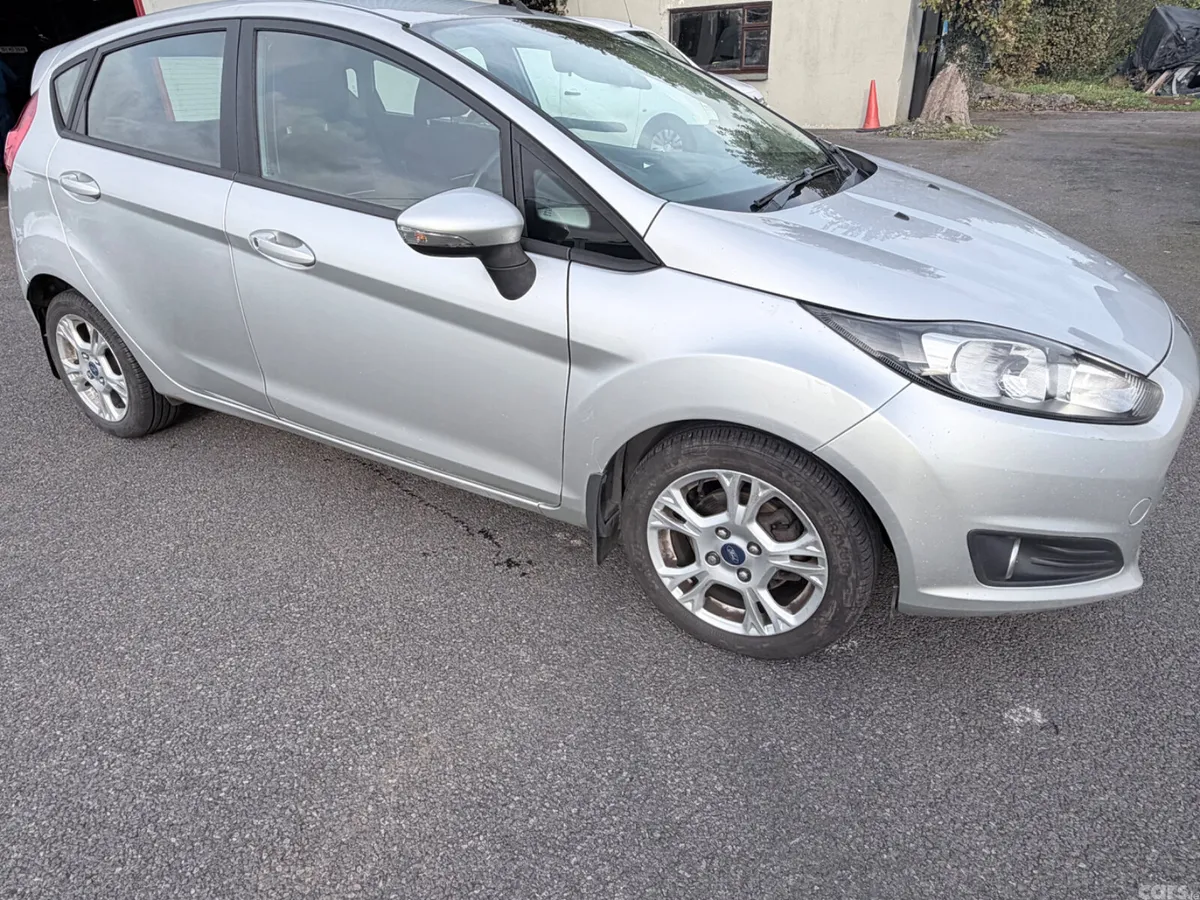 Ford Fiesta Hatchback, Petrol, 2013, Silver
