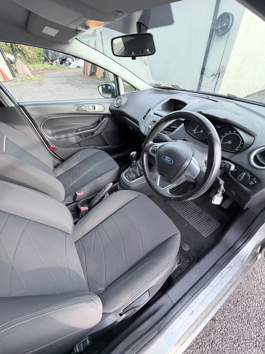 Ford Fiesta Hatchback, Petrol, 2013, Silver