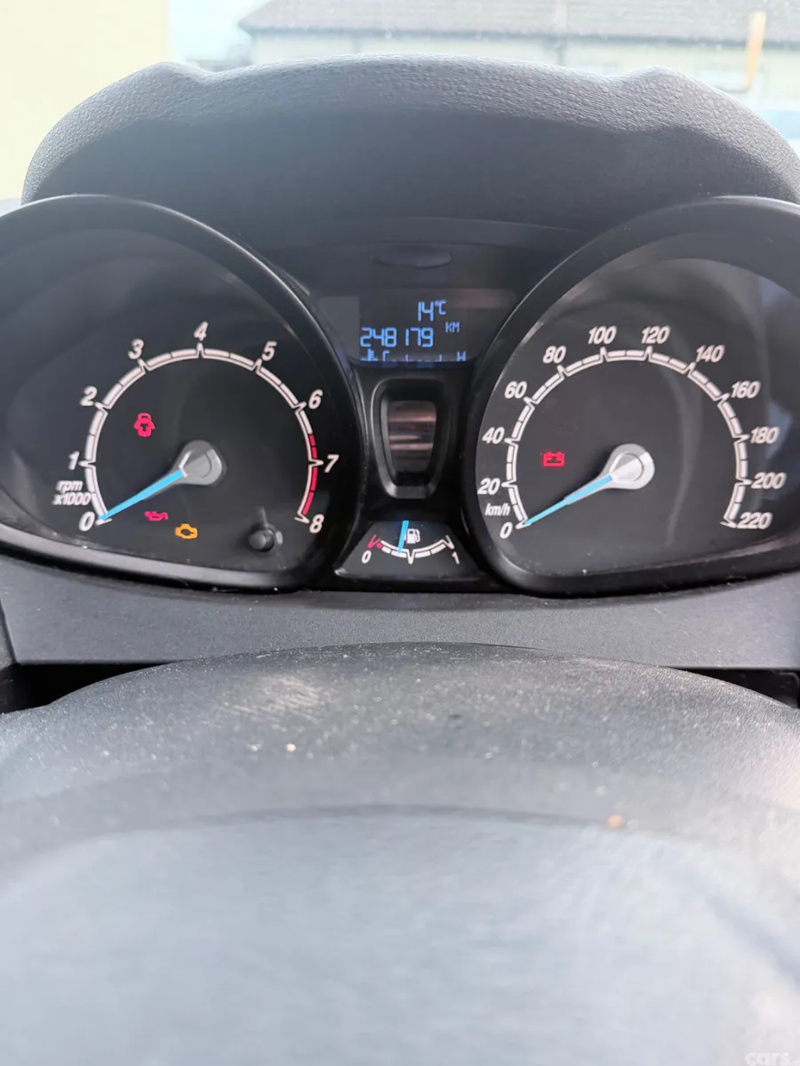 Ford Fiesta Hatchback, Petrol, 2013, Silver