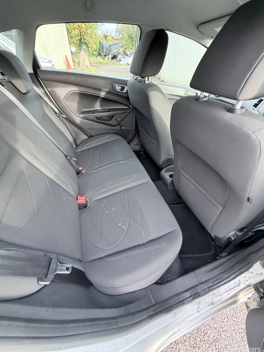 Ford Fiesta Hatchback, Petrol, 2013, Silver