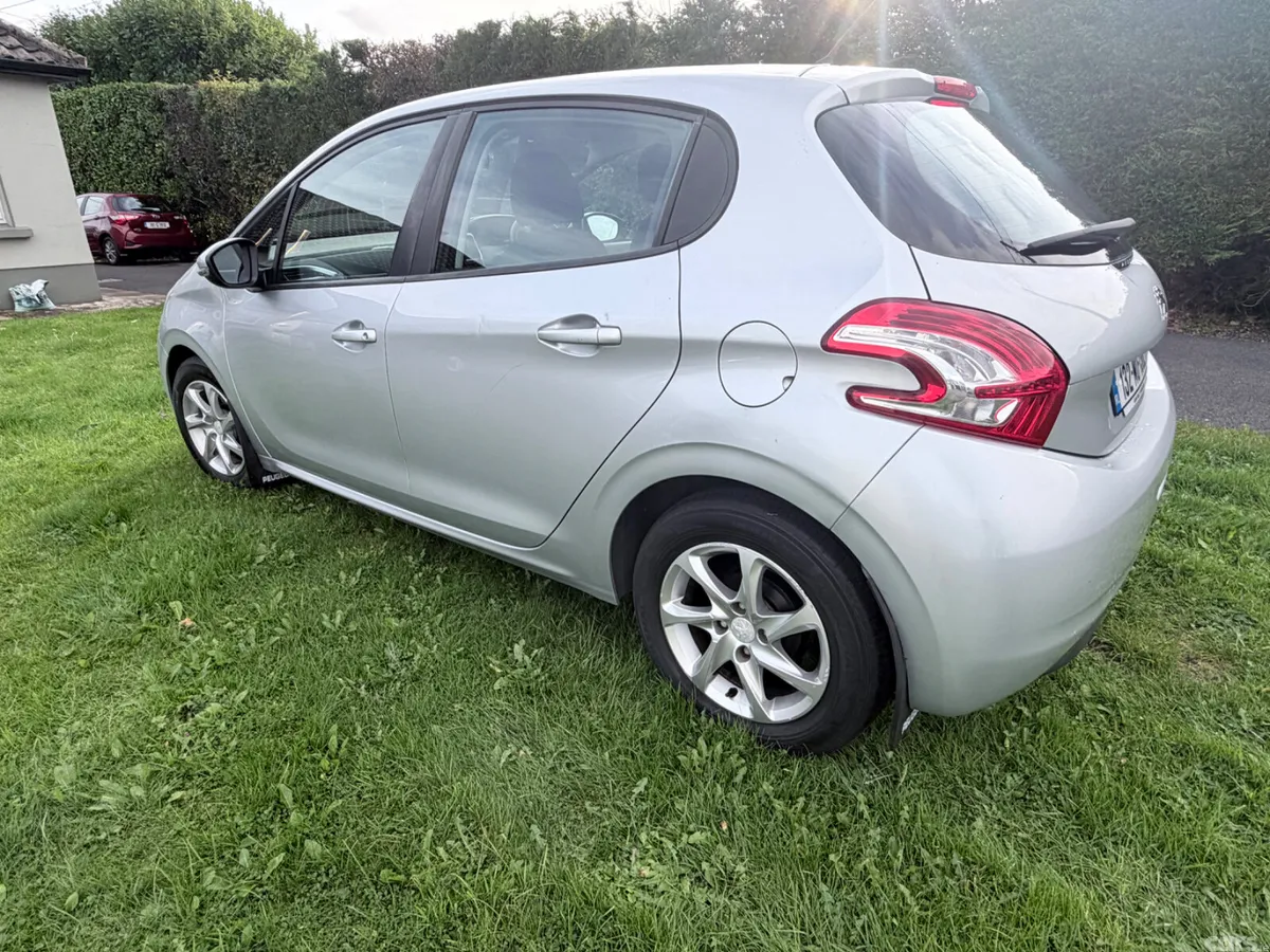 Peugeot 208 Hatchback, Petrol, 2013, Silver