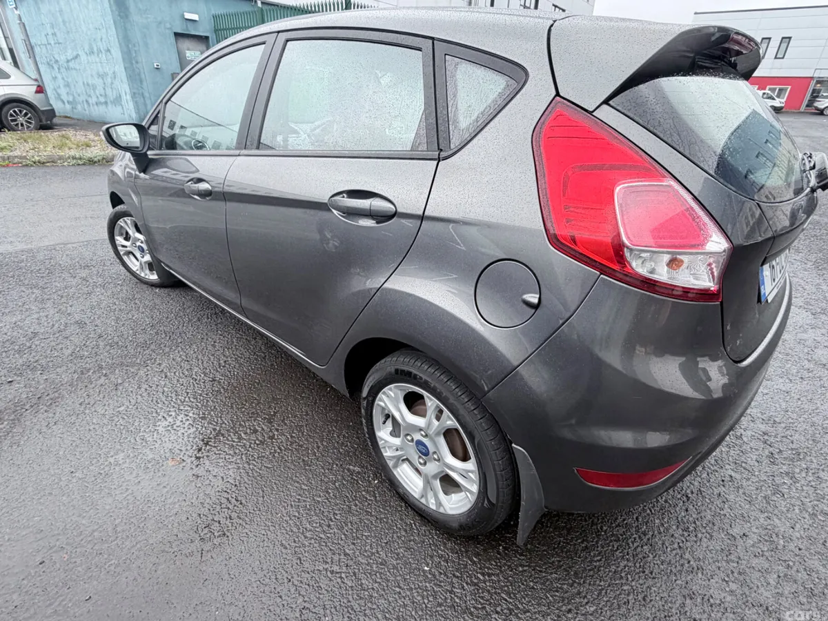 Ford Fiesta Hatchback, Petrol, 2016, Grey