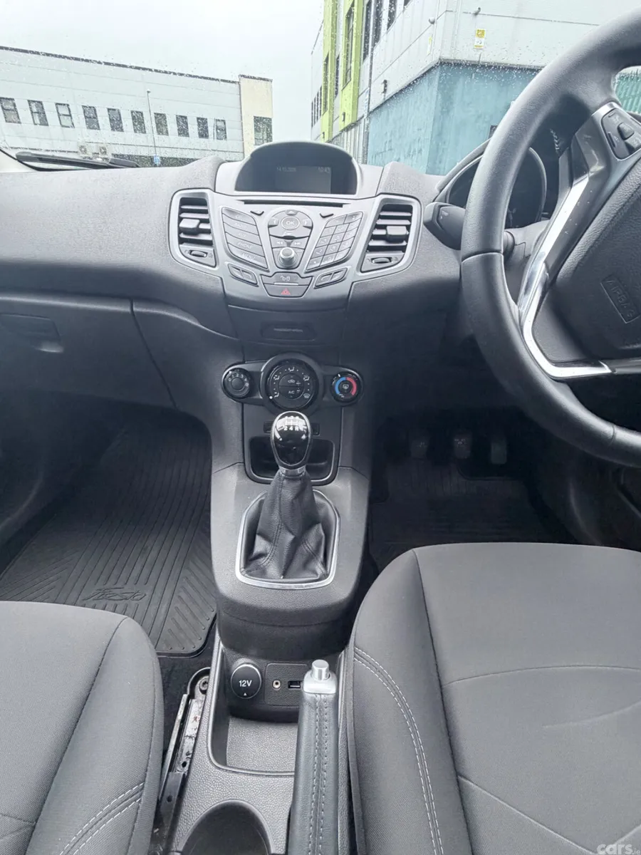 Ford Fiesta Hatchback, Petrol, 2016, Grey