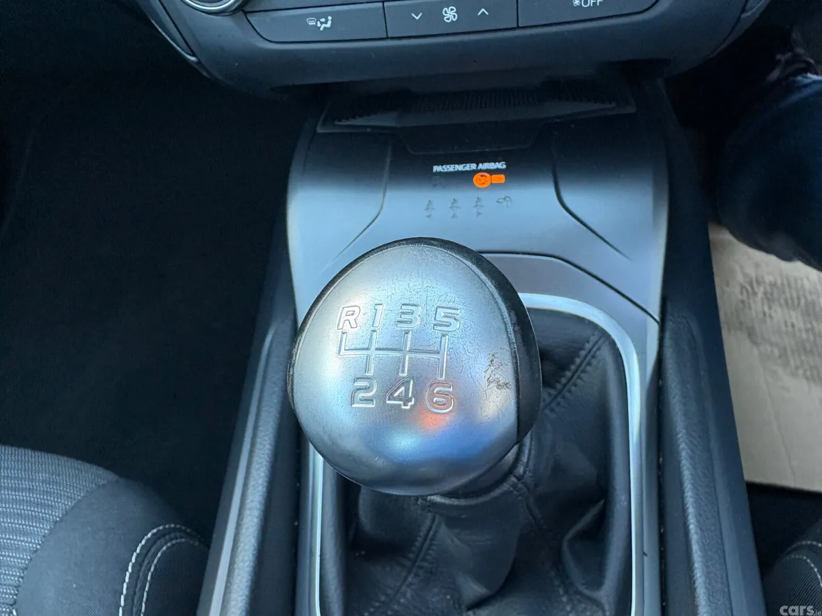 Toyota Avensis Saloon, Diesel, 2018, Silver