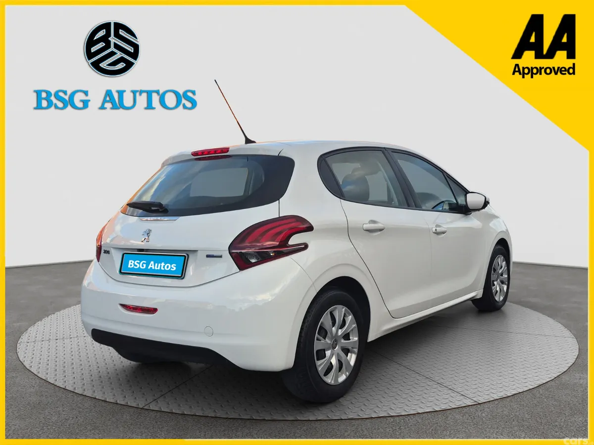 Peugeot 208 Hatchback, Petrol, 2017, White