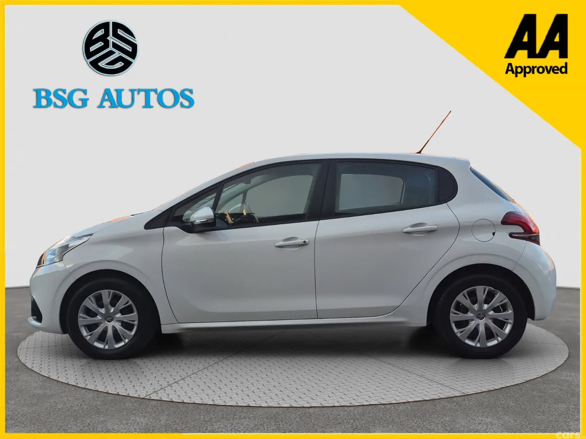 Peugeot 208 Hatchback, Petrol, 2017, White