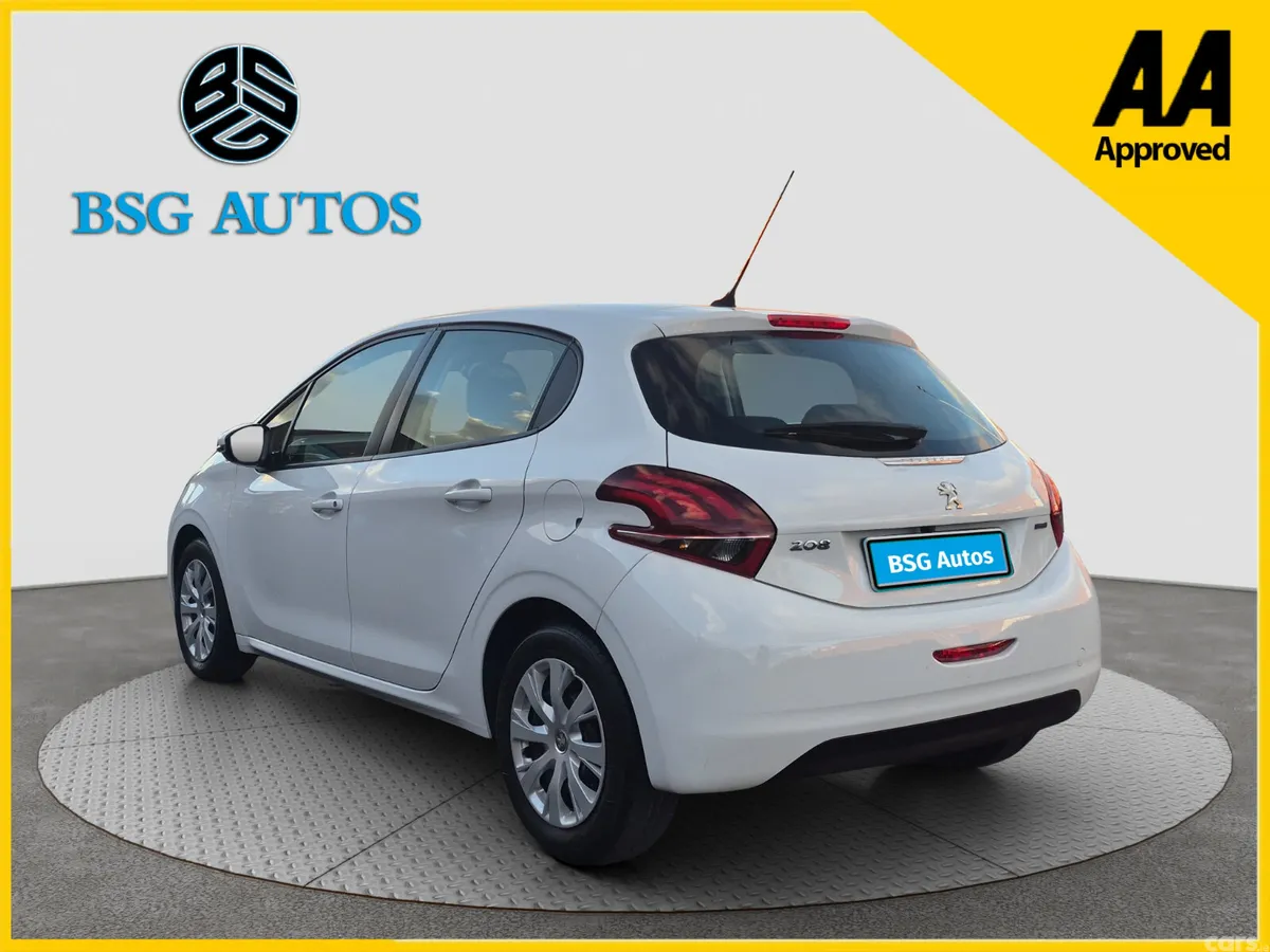 Peugeot 208 Hatchback, Petrol, 2017, White