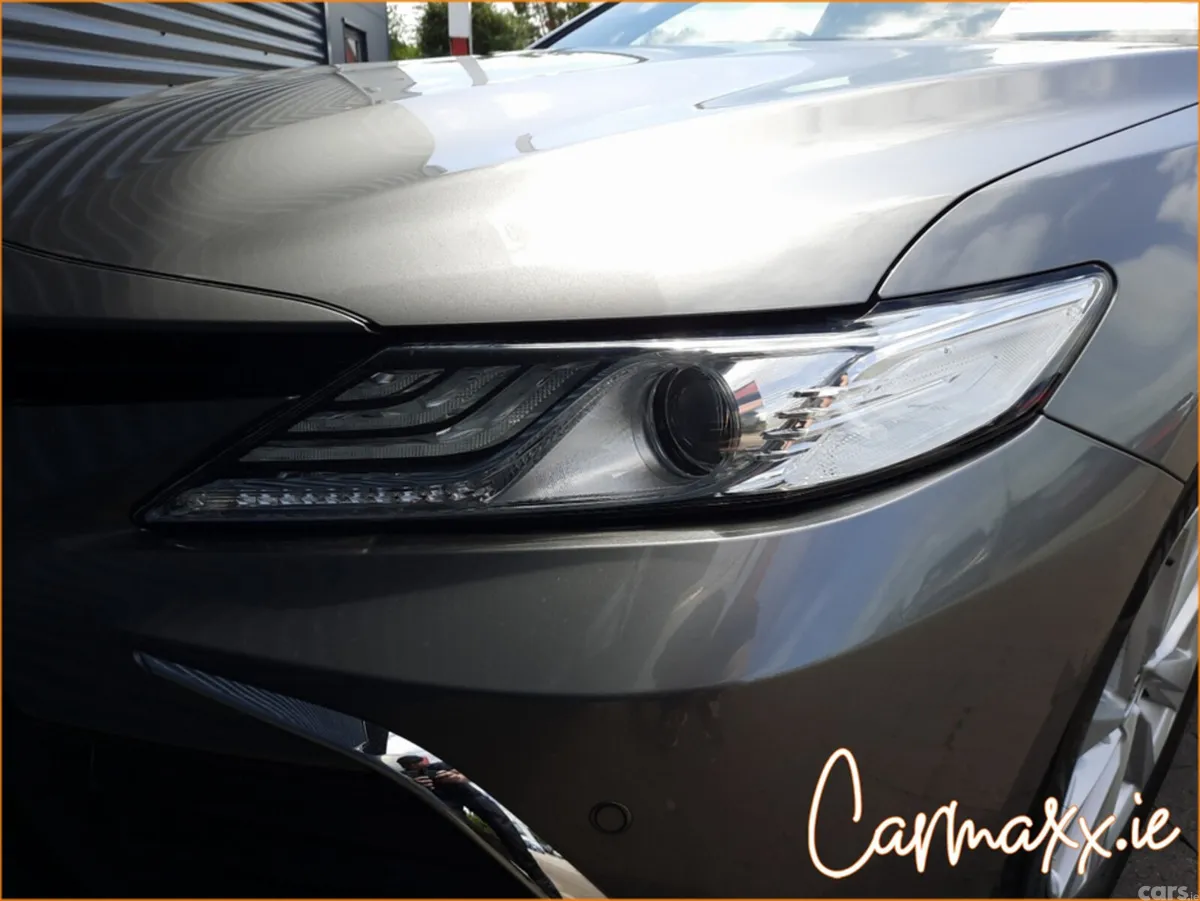 Toyota Camry Saloon, Petrol Hybrid, 2021, Grey