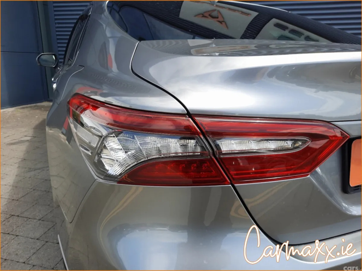 Toyota Camry Saloon, Petrol Hybrid, 2021, Grey