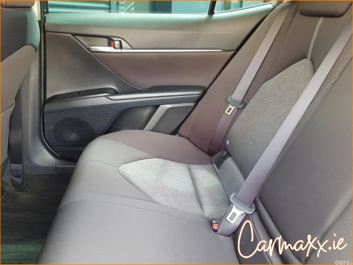 Toyota Camry Saloon, Petrol Hybrid, 2021, Grey