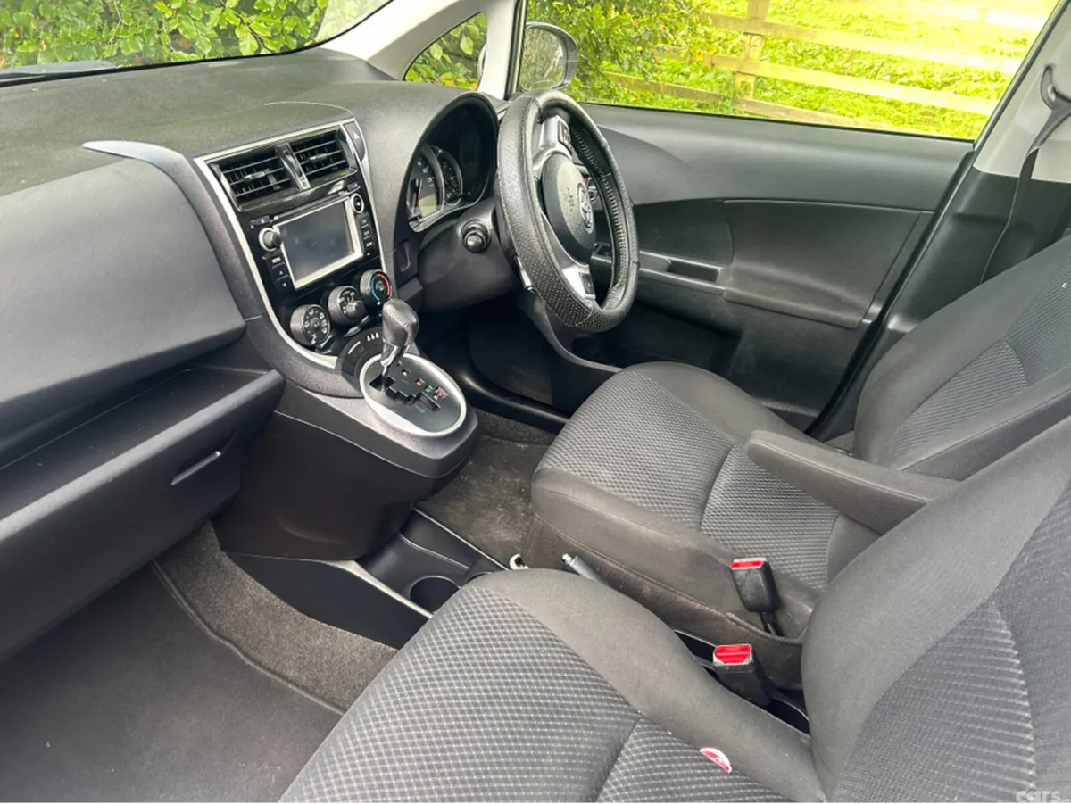 Toyota Verso-S MPV, Petrol, 2015, Silver