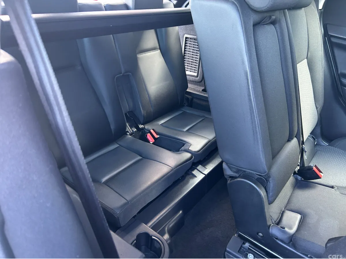 Land Rover Discovery Sport Estate, Diesel, 2017, Grey